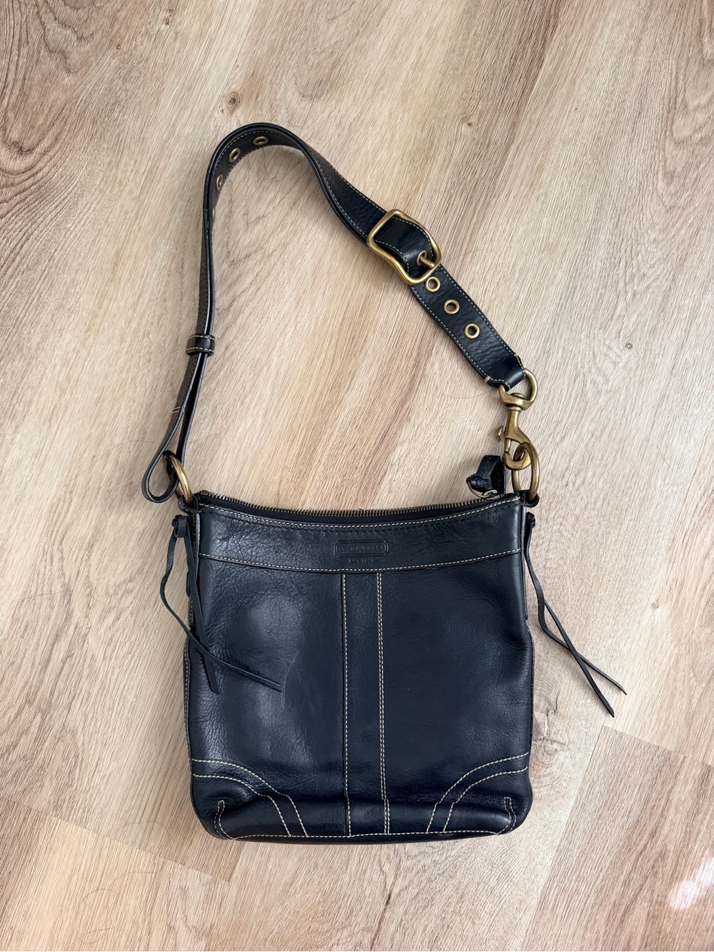 Coach Black Leather Shoulder Bag Adjustable Strap White Stitching Lace Up Sides